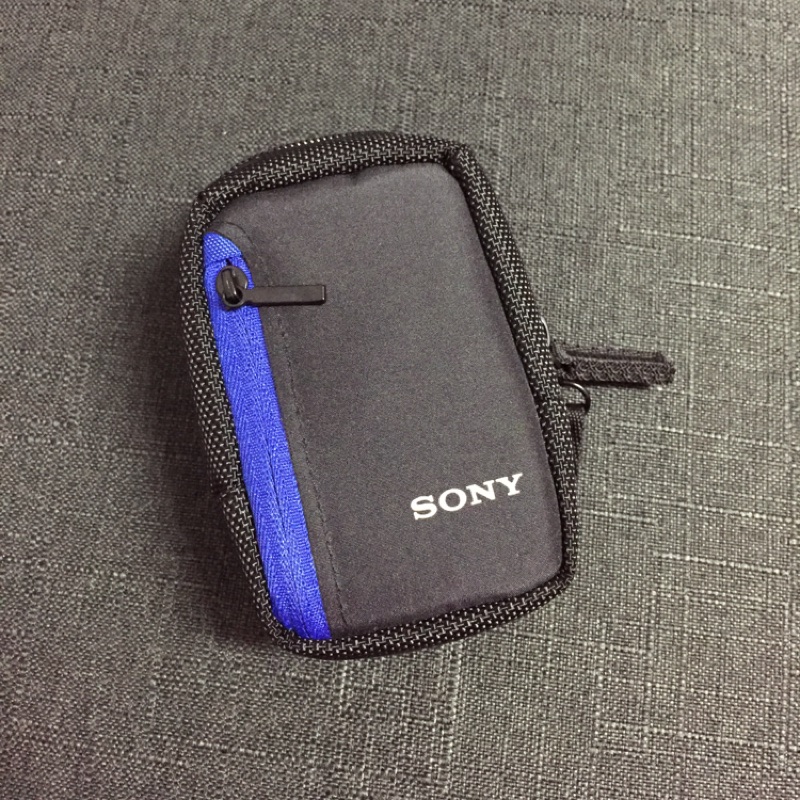 SONY 相機電池包（微硬殼有厚度可保護內容物）