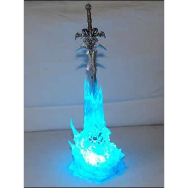 出清 【WOW】  魔獸模型擺件 阿爾薩斯   巫妖王佩劍 霜之哀傷 帶藍光底座    28CM