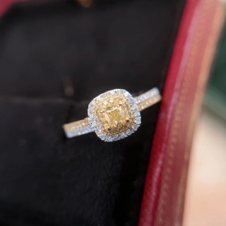 璽朵珠寶 [ 18K金 彩鑽 戒指 ] 黃鑽 黃彩鑽 微鑲工藝 潮流設計 鑽石權威 婚戒顧問 鑽石 婚戒第一品牌 GIA