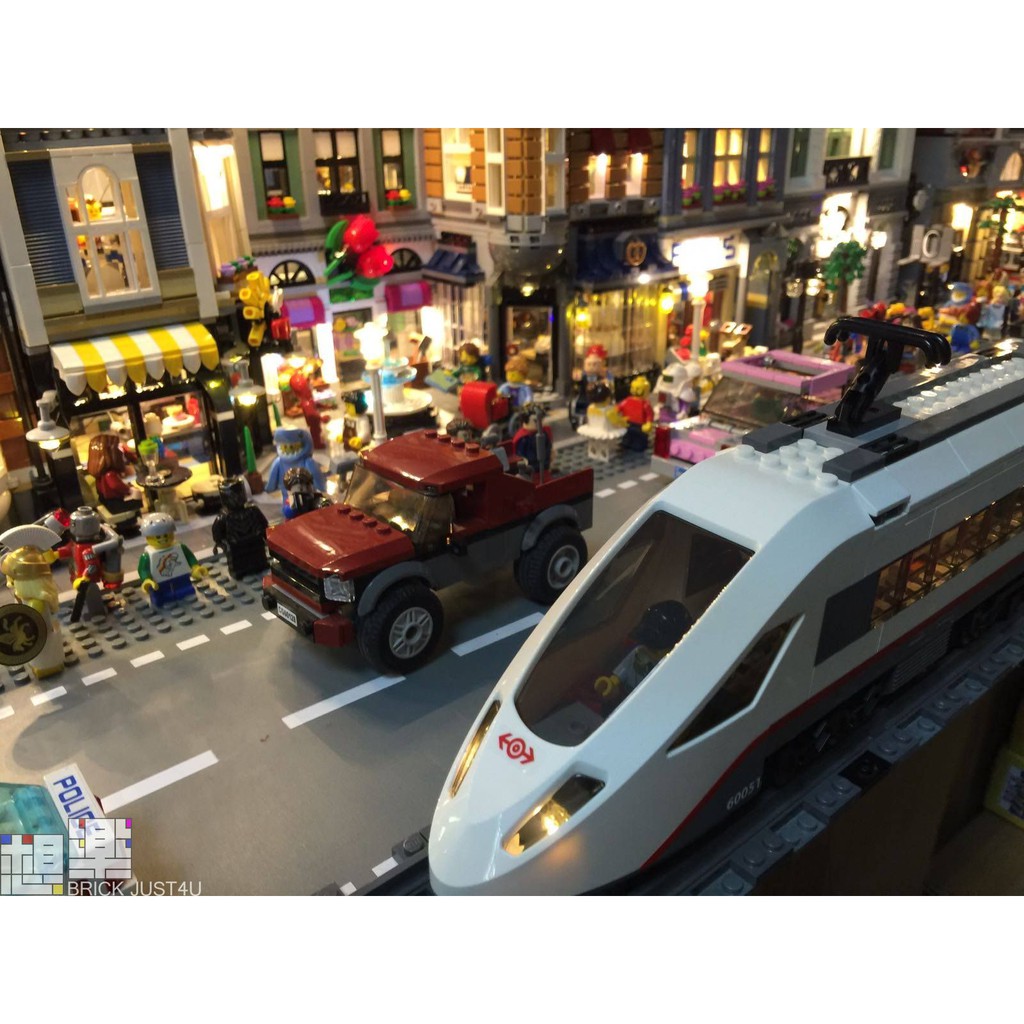 ［想樂］『LED燈組(只有燈，不含樂高積木)』樂高 燈組 Lego Light 60051 高速旅客列車 (預購,店面預購價$1280)