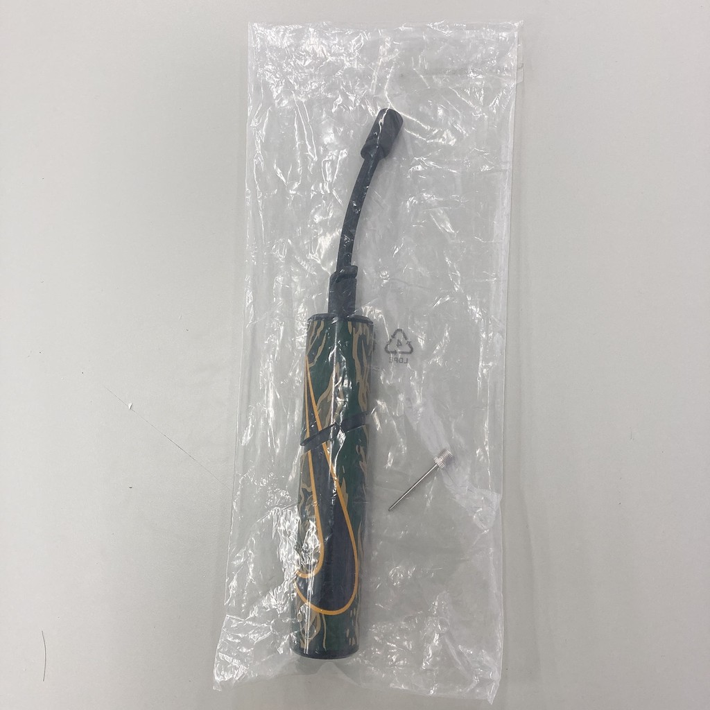 nike essential ball pump