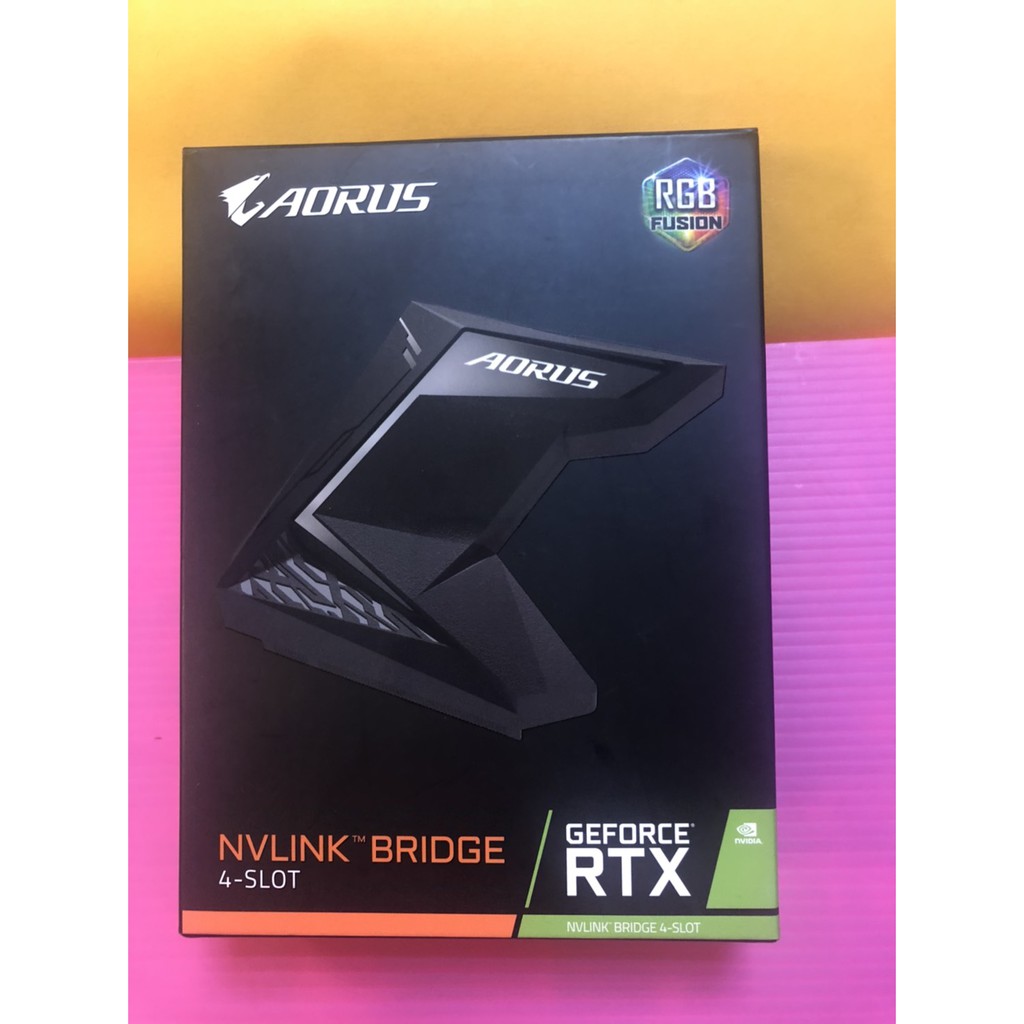 9成新RTX顯示卡橋接器 AORUS NVLINK™ BRIDGE 4-Slot 連接兩個 NVLink 內建 SLI