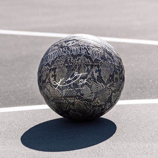 正品 科比紀念版 SPALDING 斯伯丁 Kobe 24K 黑曼巴 限量版 標準7號球 室内室外用球 比賽用球 蛇紋球