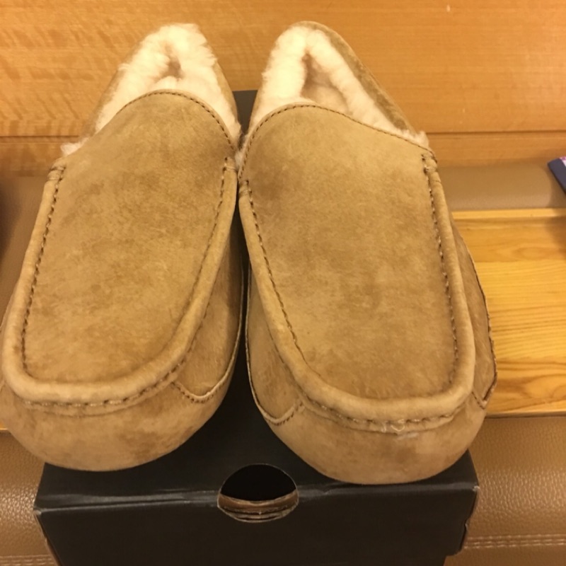 (臺北可面交)UGG正品真皮豆豆鞋 全新未穿過 從澳洲帶回 兩雙一起買有便宜
