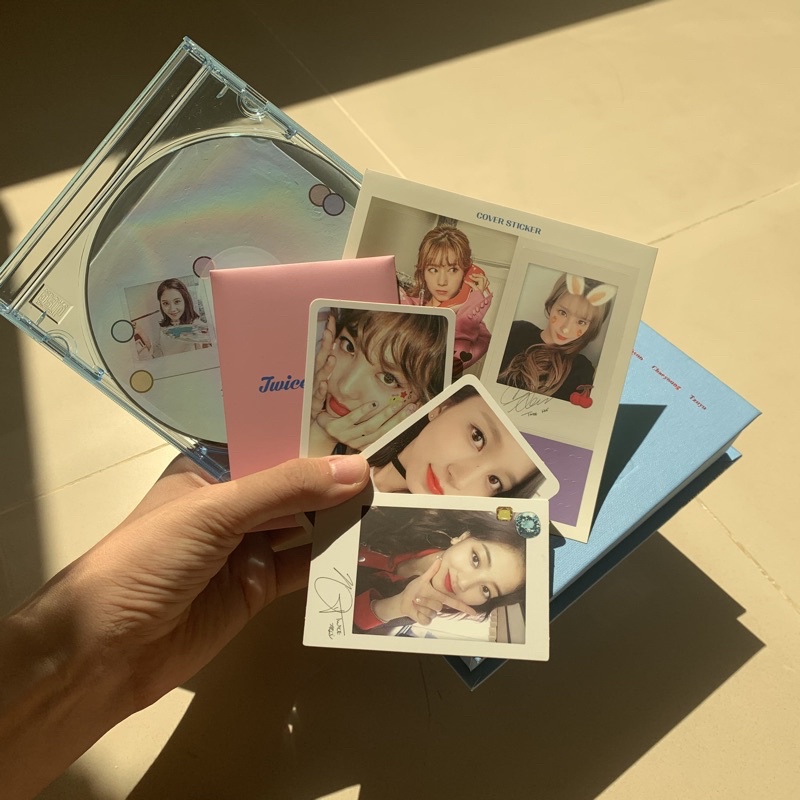 ［二手專輯］（有預購禮小卡） TWICE Twicetagram 藍版 全專｜小卡：娜志Mi｜貼紙Sana｜光碟彩瑛