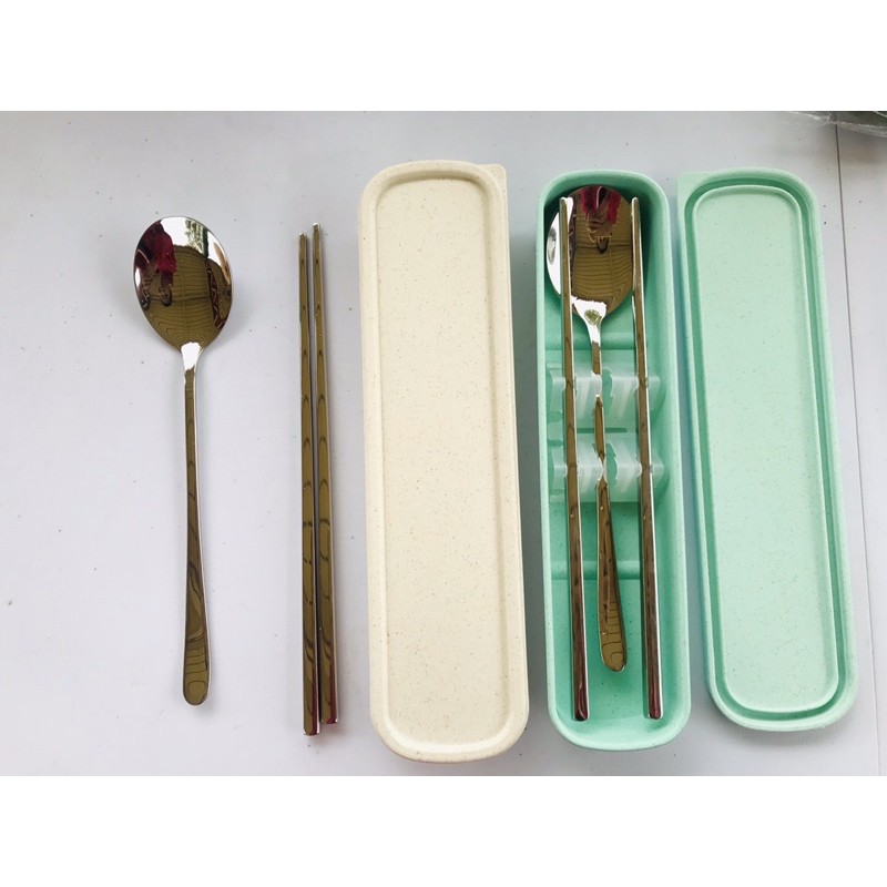 唇齒相依随身衛生健康環保4方型筷组，就只愛#18/8（SUS-304)原色，不要有其它顏色花漾處理的湯匙筷子來影響健康!
