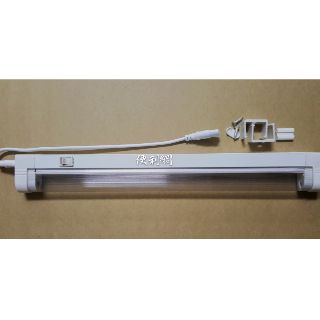 T5 110V 8W 支架燈具 有附開關 有附燈罩 可搭配8W殺菌燈管/照明燈管/捕蚊燈管 連線勿超過5組 -【便利網】