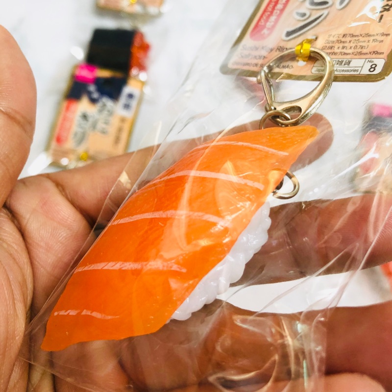 ❤️日本進口❤️ 超仿真 壽司鑰匙圈 共有六款 鮭魚卵 鰹魚 海膽 飯團 鮭魚 鮪魚