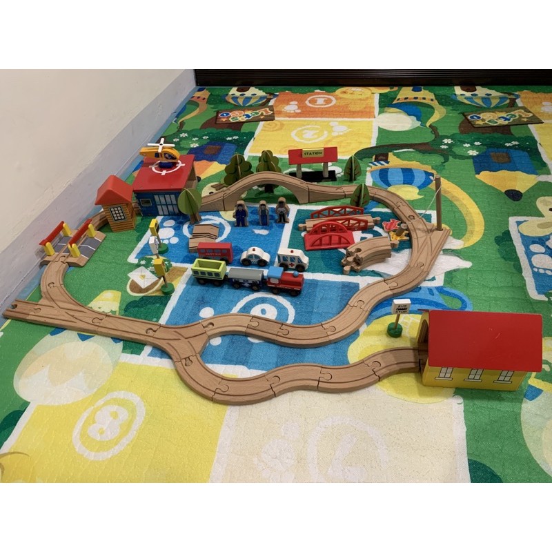 二手 木頭軌道組 磁吸小火車 車站路樹 交通玩具 幼兒 木製兒童安全玩具