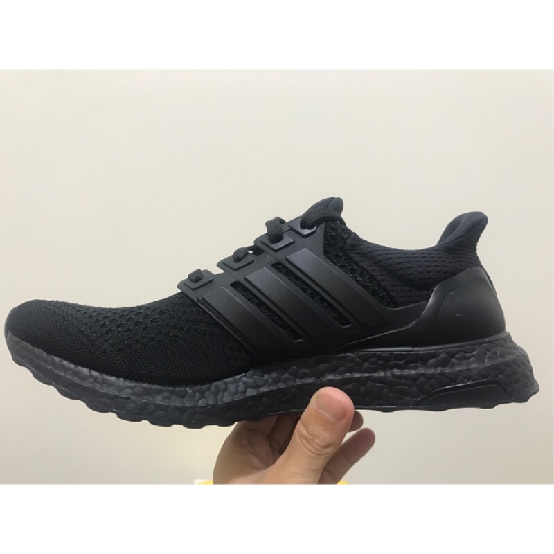 ultra boost 1.0 triple black
