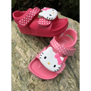 Hello Kitty 凱蒂貓 ，臺灣製造MIT Kitty超大臉輕量女生小童、中童、幼兒園魔鬼氈可調式涼鞋、防水涼鞋