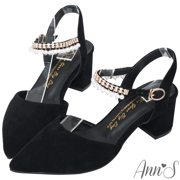 Ann’S浪漫天使-珍珠排鑽繫帶顯瘦V口粗跟尖頭鞋-黑