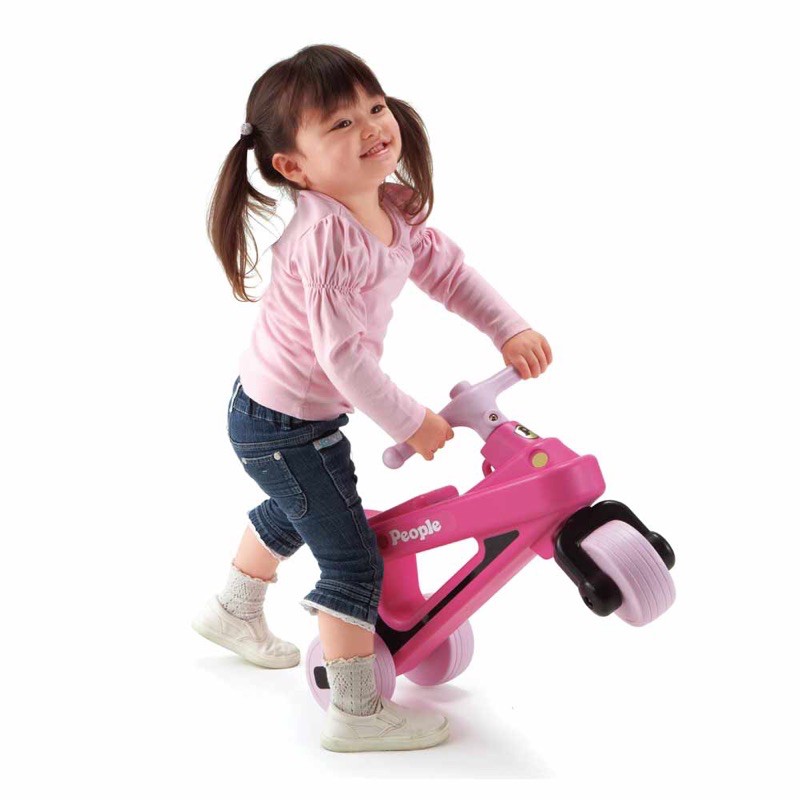 「出清.特賣」日本People 超輕量滑步車-粉紅色（外箱損傷）
