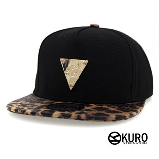 KURO-SHOP黑色豹紋帽沿金色三角鐵牌潮流板帽棒球帽