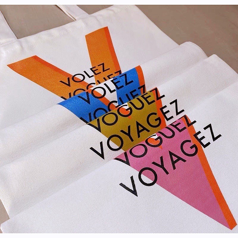 💙🤍♥️法國LV 展覽紀念包帆布包/肩揹包/LV環保袋/Lv購物袋💁非常有收藏價值！