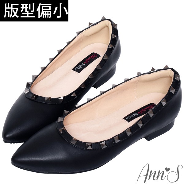 Ann’S精品收藏-鉚釘沙發後跟尖頭平底鞋-黑