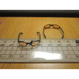 RQ3休閒部門 黑幫款1/6潮偶太陽眼鏡一副(黃色墨鏡片) mini模型