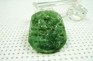 虧本清倉特價超綠翡翠緬甸玉翡翠A貨滿綠翠綠老坑吊墬/珠寶首飾天然玉石又大又厚龍行天下 掛件/吊墬玉墬/墬子 保證A貨