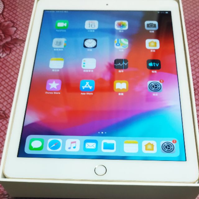 送皮套+鋼膜 九成新金色Apple iPad Air 2 WiFi 64GB平板電腦