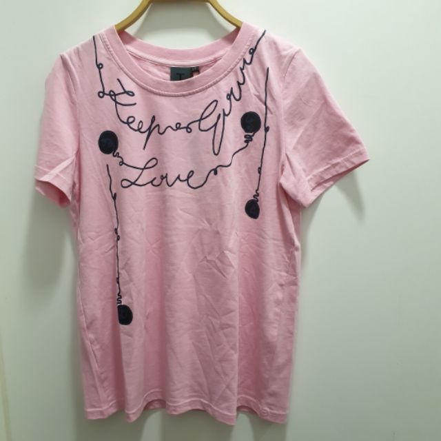 gozo 粉色絮語項鍊造型短袖T恤