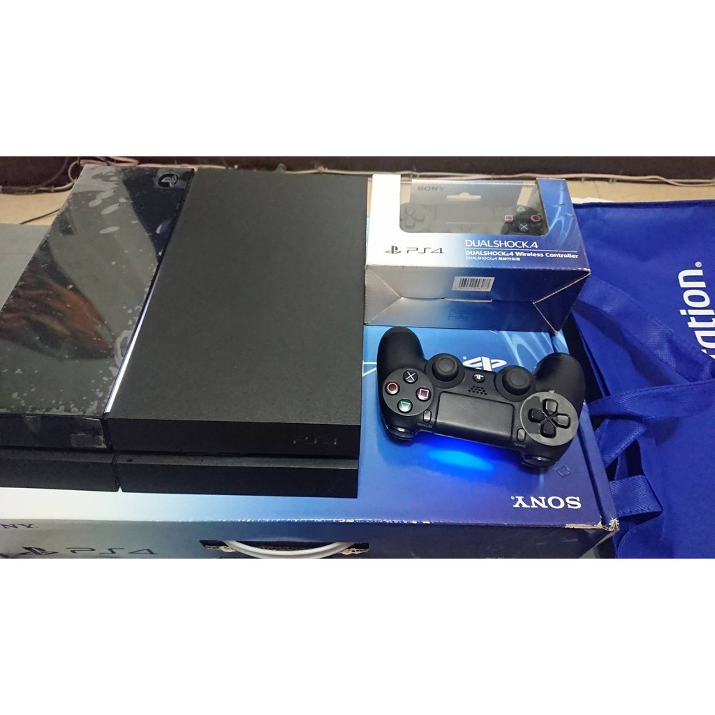 PS4 Play Station 遊戲主機 500GB 附雙手把 + 包裝盒 + PS4袋子 + 電源供應器有保固極致黑