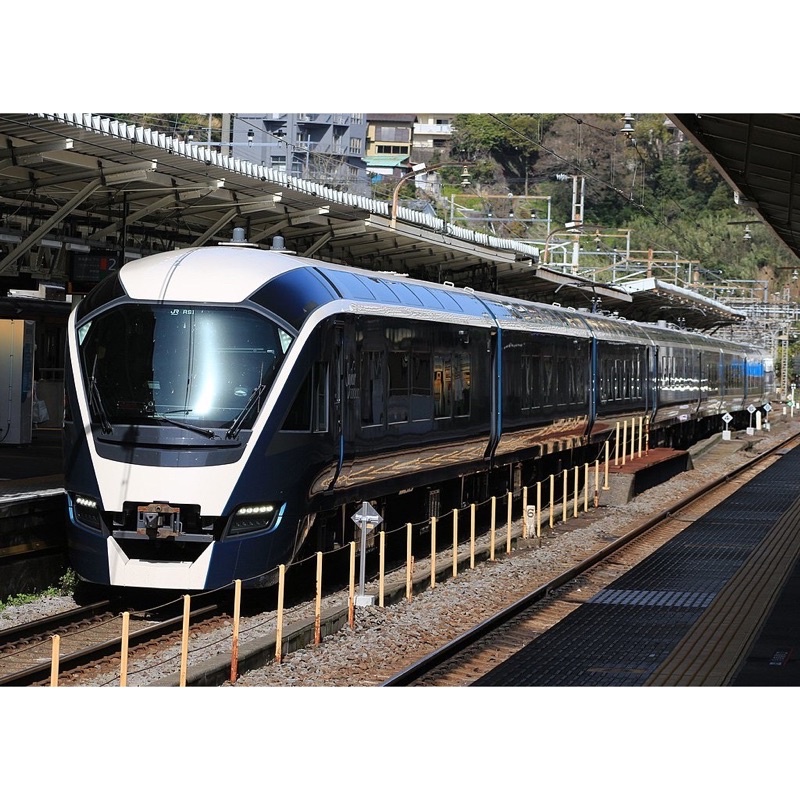 DC plusKATO Nゲージ 8両セット サフィール踊り子 鉄道模型 10-1644 電車 E261系 特別企画品