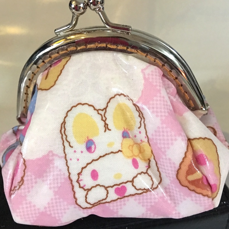 獨家手作只有一個 日本進口防水布 三麗鷗授權正版布手工製作 粉紅色兔子Hello Kitty 珠扣 口金零錢包 現貨1