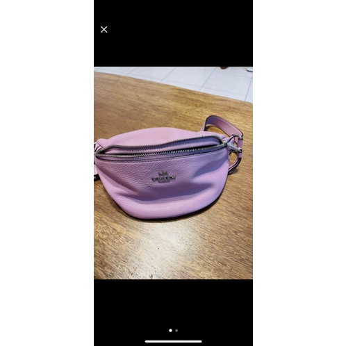 coach粉紫色腰包（背包使用很方便）