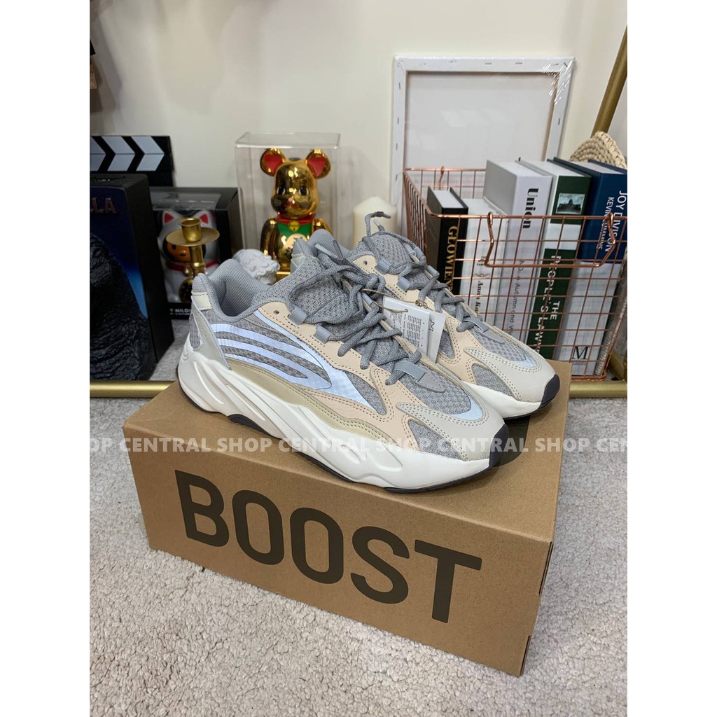 ADIDAS YEEZY BOOST 700 V2 STATIC 白 3M 反光 US9.5 27.5CM 二手很新