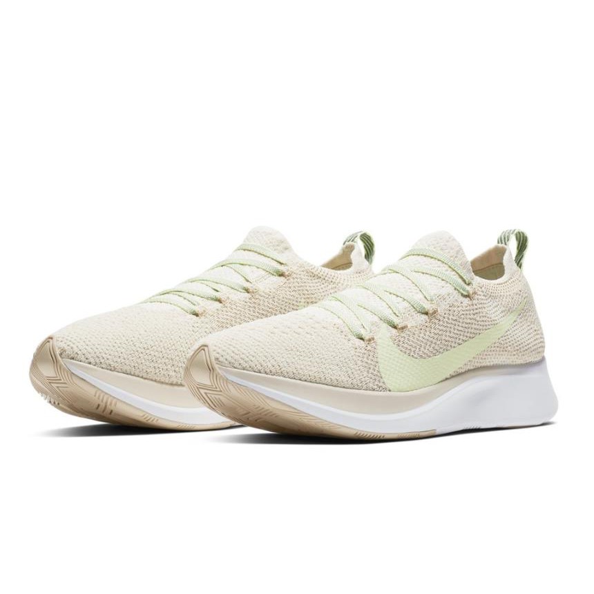 womens nike zoom flyknit