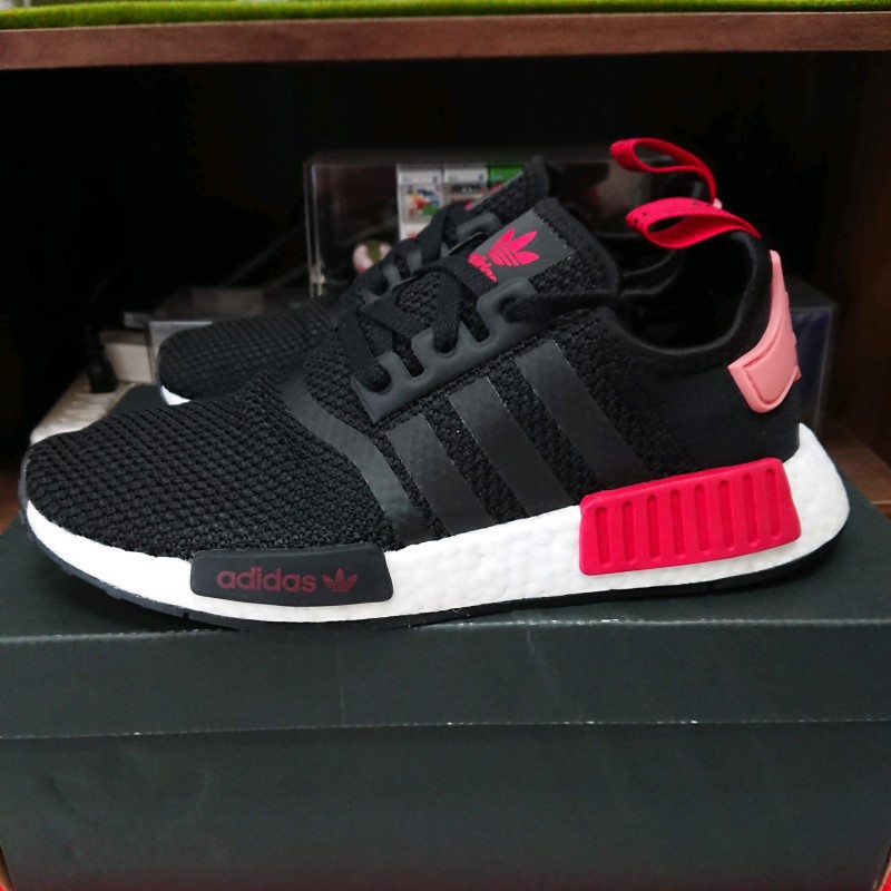 【小八】adidas NMD R1 W Black Tactile Rose 黑紅 D97088