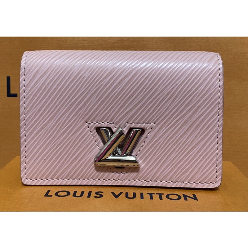 LV路易威登LOUIS VUITTON M68681水波紋信用卡夾/名片夾(芭蕾粉)~9成新~售價15000元