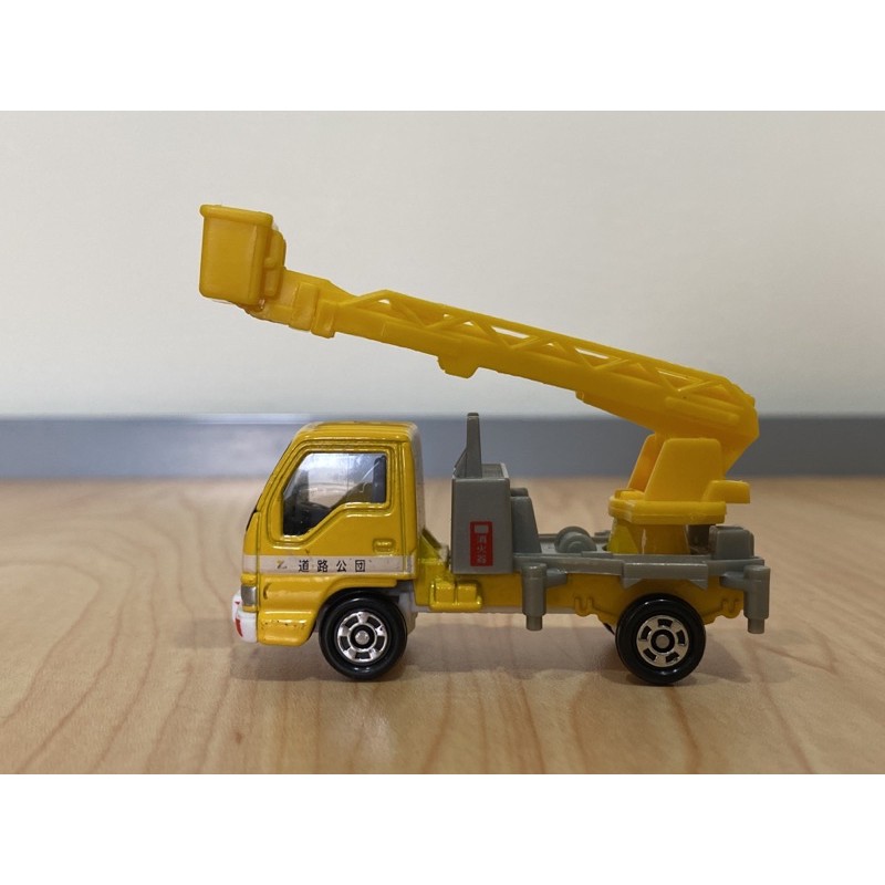 Tomica No Isuzu Elf 高所作業車道路公團高空作業車工程車絕版稀有雲梯車卡車多美 蝦皮購物