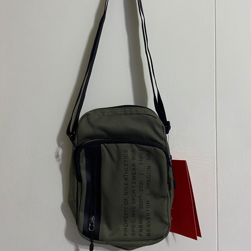 nike tech bag small