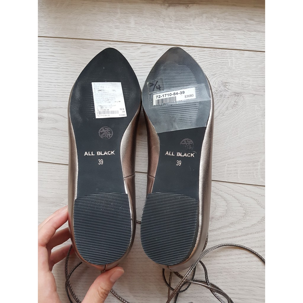 專櫃品牌all Black綁帶芭蕾舞鞋風柔軟銀色尖頭平底鞋 全新 僅試穿 蝦皮購物