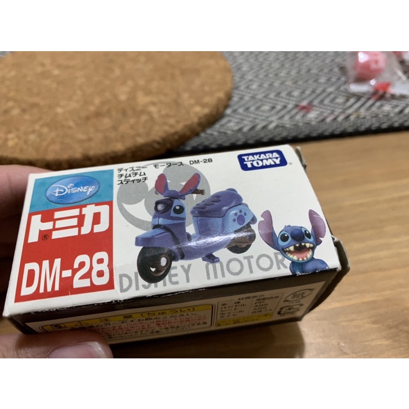 Tomica dm-28史迪奇摩托車 盒損車全新 便宜