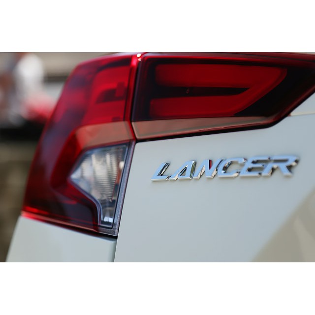 17年三菱grand Lancer 1 8 代步通勤5年內新中古車中古二手自售佛提斯5門可超貸 蝦皮購物