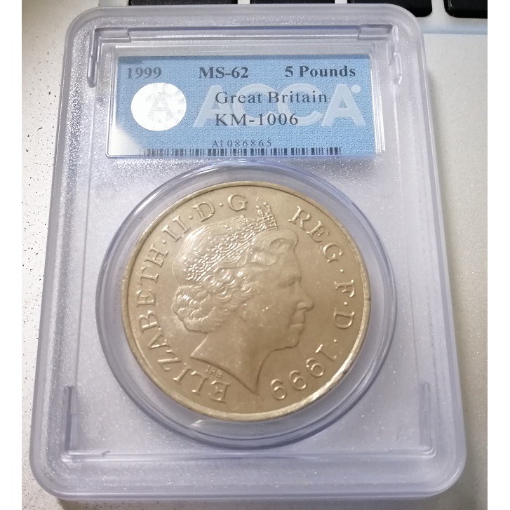 [特價品]1999年英國千禧年紀念幣5英鎊 ACCA鑑級幣 MS62 UNC級高分