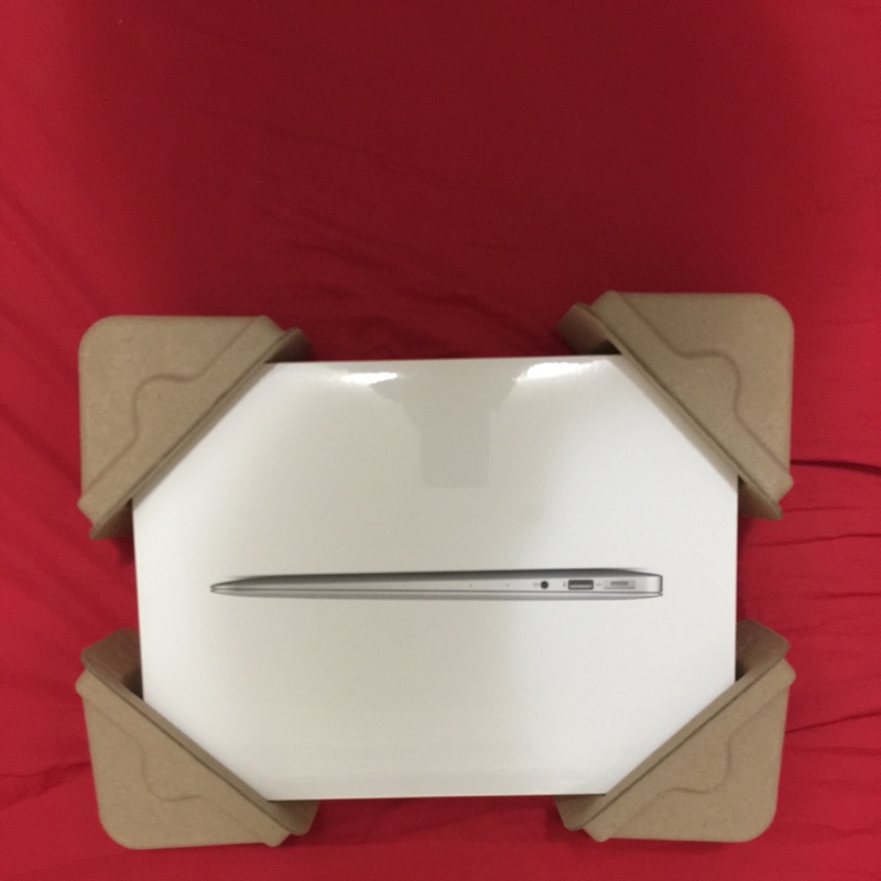 Apple Macbook Air 13.3" 8G/128G (2016全新）