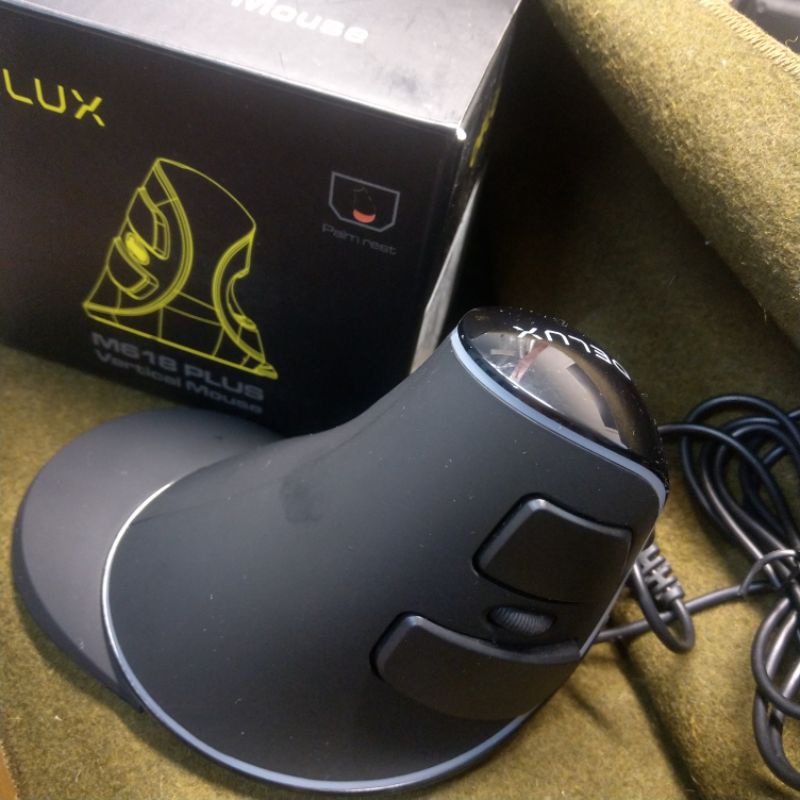 二手- Delux M618 Plus第五代垂直光學滑鼠（幻彩版）