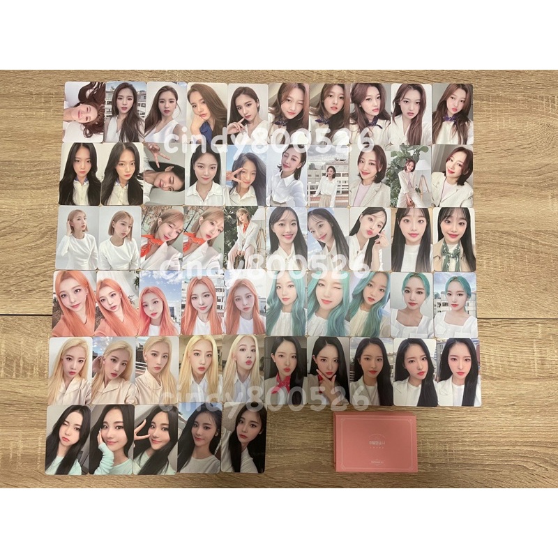 本月少女 loona 2021 season greetings 桌曆 小卡 Chuu 姬振 真率 Yves Gowon