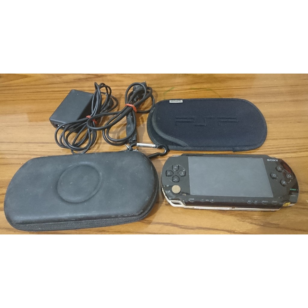 Psp 1007 黑色厚機主機二手含保護套保護殼無電池 蝦皮購物