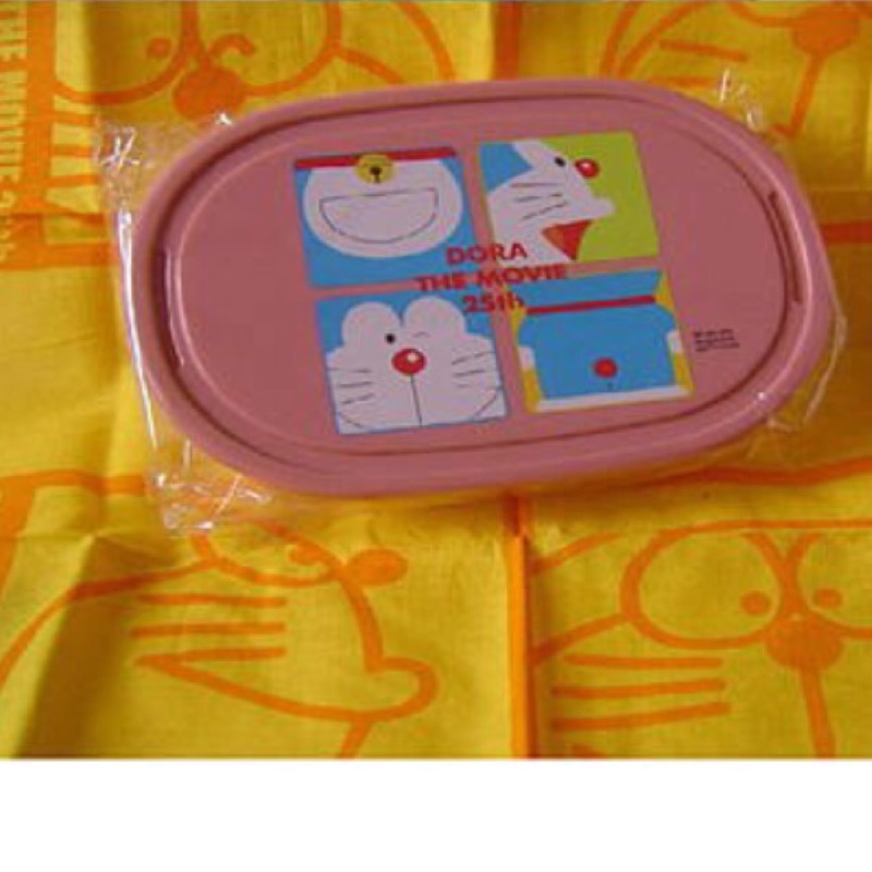 日本原裝進口DORAEMON哆啦A夢(小叮噹)便當盒/餐盒/收納盒+便當包巾/手帕~橘色