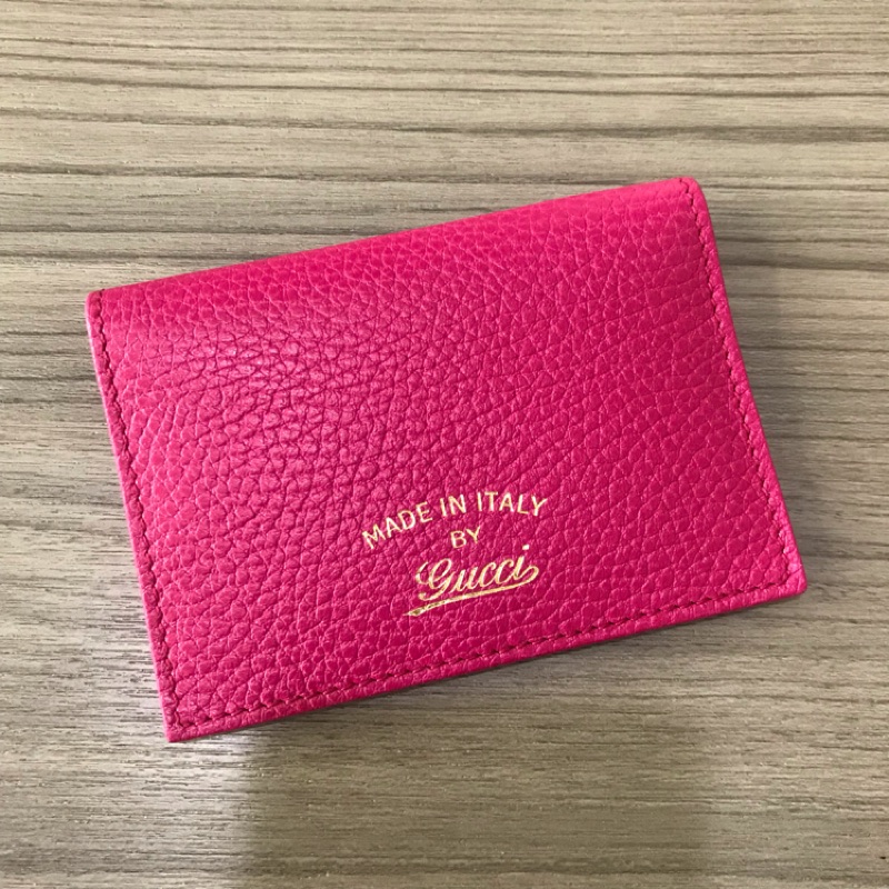 GUCCI 桃紅燙金LOGO名片夾 保證正品