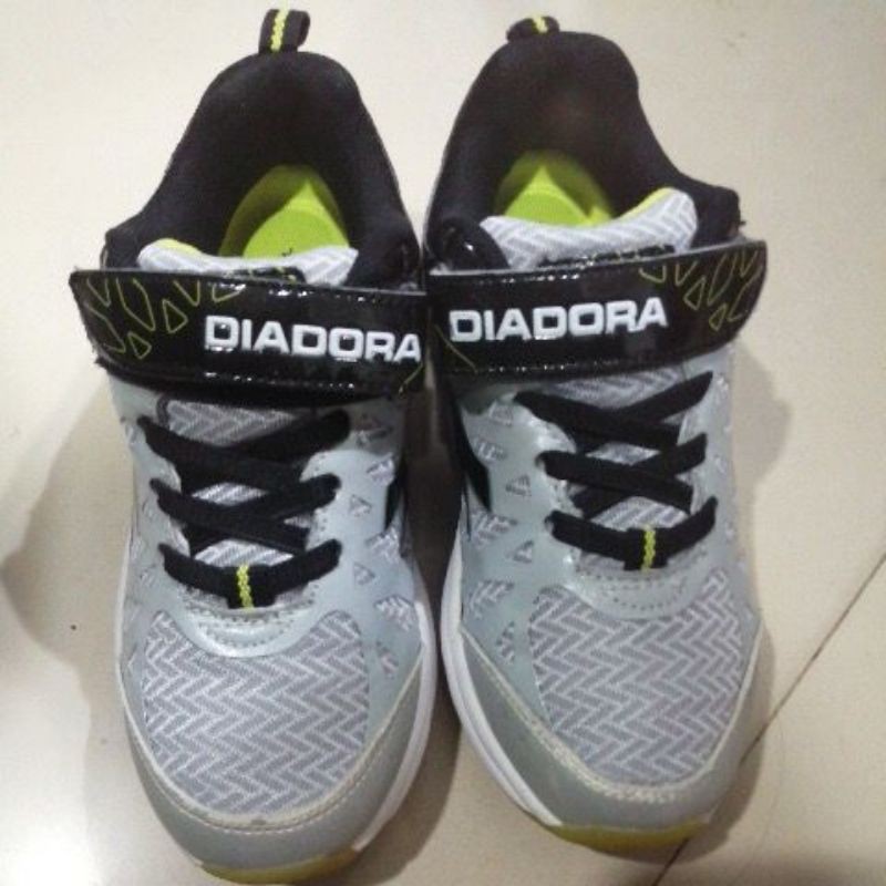 （限給Thc960下單）清清王 台灣Diadora 迪亞多那 兒童氣墊運動鞋20號💞超輕鞋～～