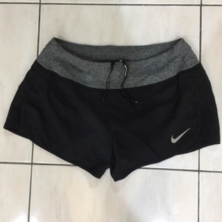 Nike (L)黑色和灰色和桃紅色緊身褲和淺花色吸濕排汗透氣短褲割讓搶購不二價