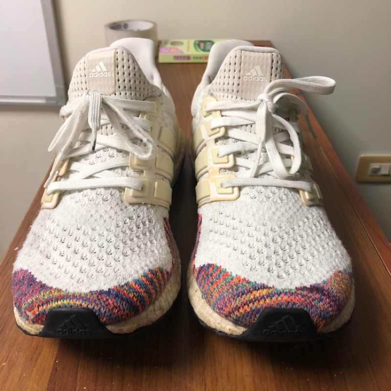 Ultra boost 1.0 白彩虹