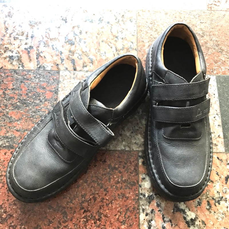 La new 男皮鞋👞42碼