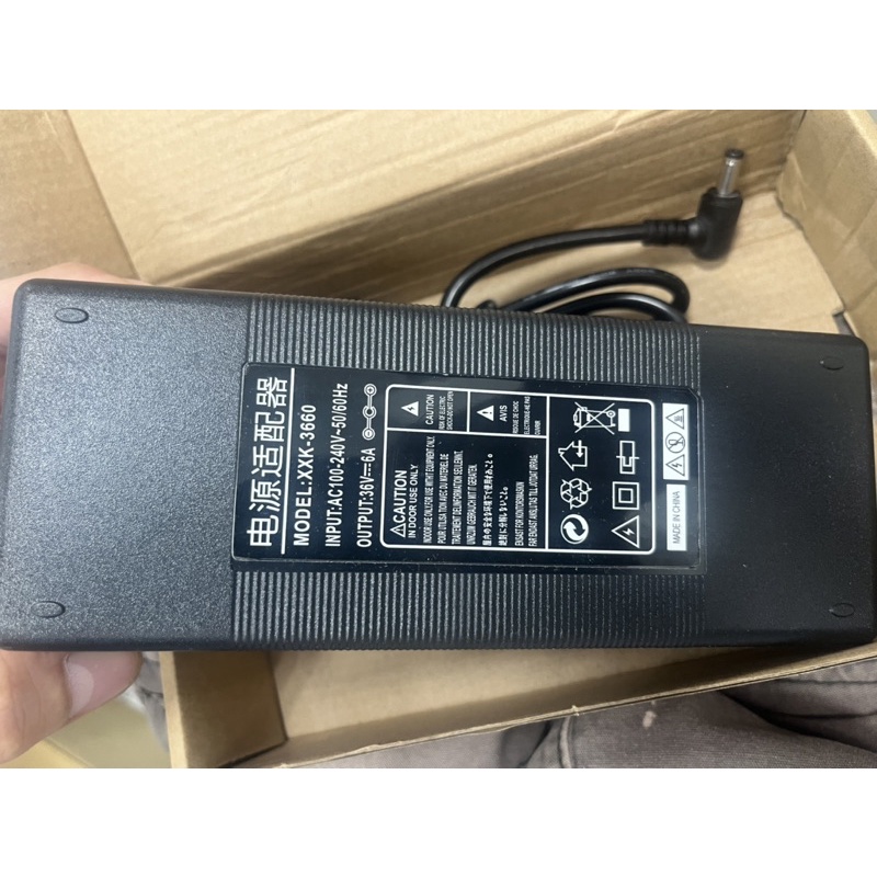 電源供應器36V 6A 3A 24V 3A 12V 10A 5525