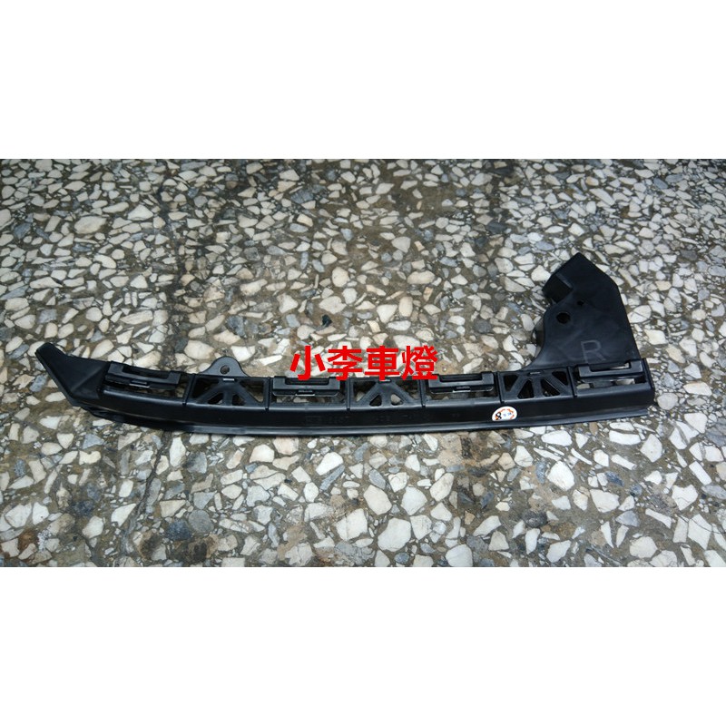 全新品 外銷精品件 本田 HONDA FIT 08 09 10 11年 原廠型 大燈下固定扣 350元 12後550元